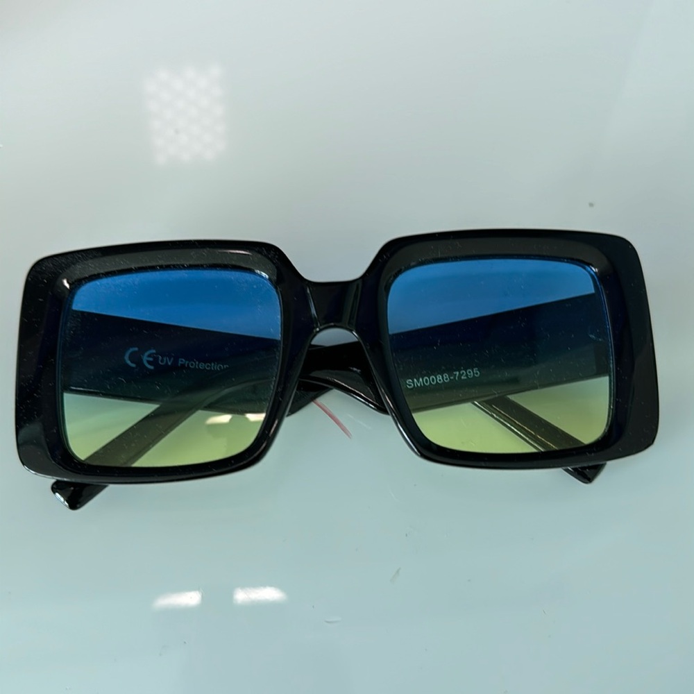 Beautiful sunglasses to wear for everyday or especially summer time